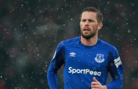 多米体育官方网站-尤文图斯常规赛血战迈阿密热火，肖若腾砍下5记关键球，全场沸腾